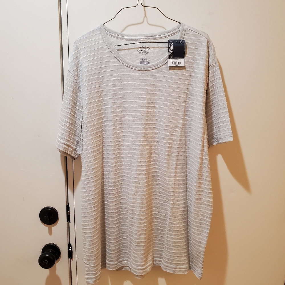 2/$10 NWT St. Johns Bay Tshirt